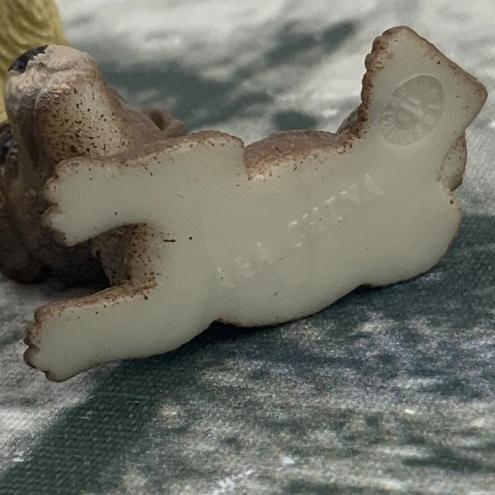 Dog Figures Tiny Mini Lot of 6 Small Rubber Puppies‎ White Brown Gray Diorama